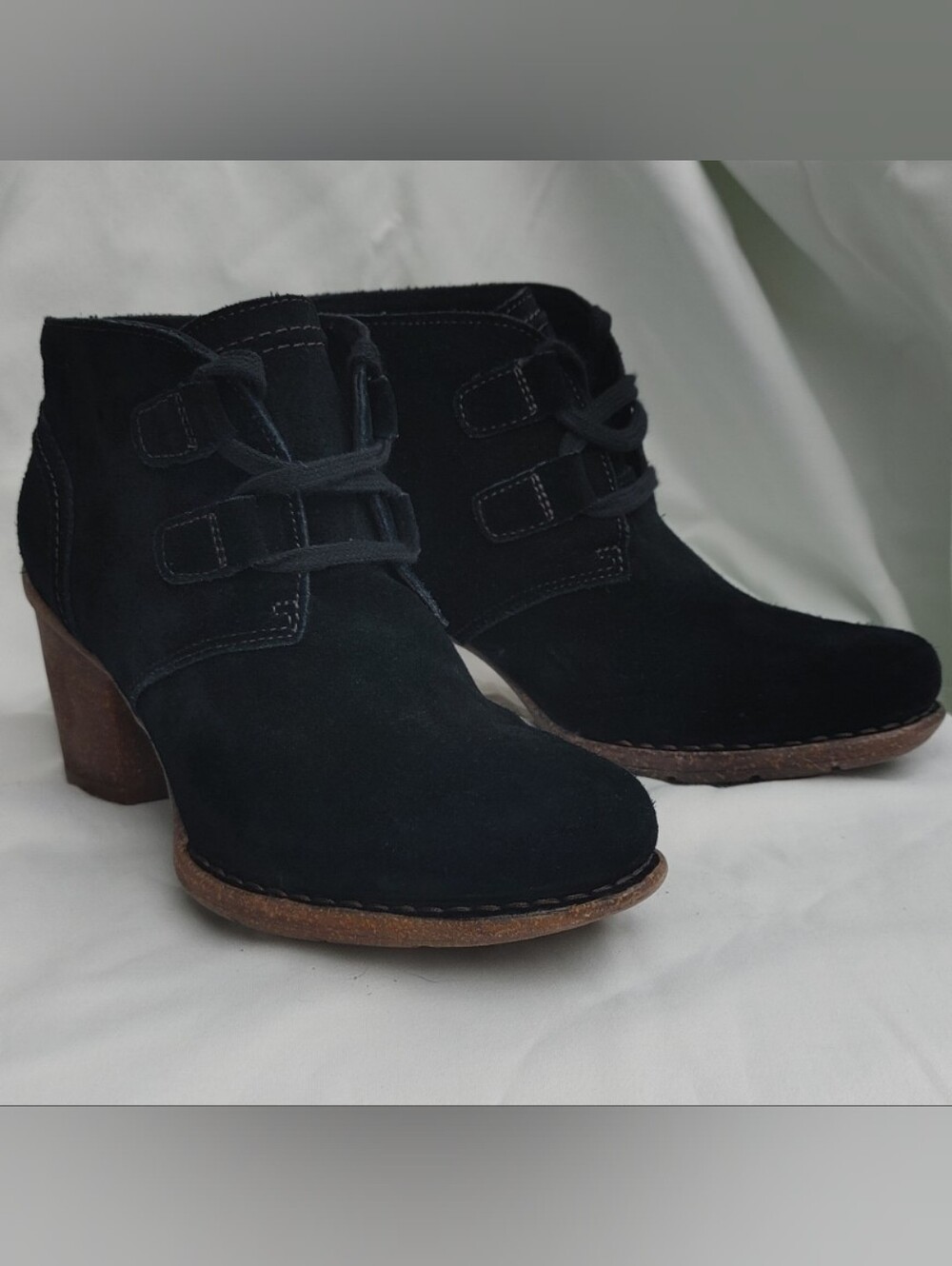 ✨ NWOB Clarks Artisan Carleta Lyon Black Suede Boots Size 8✨
